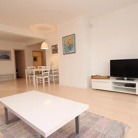 Apartment Makado *