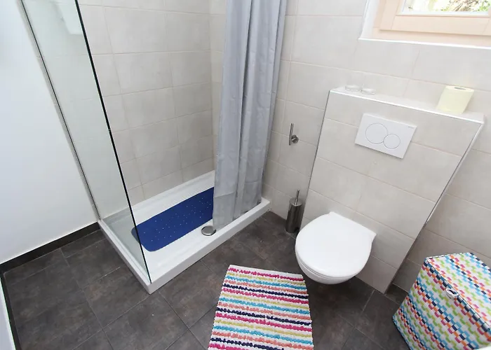 Makado * Ρόβινι